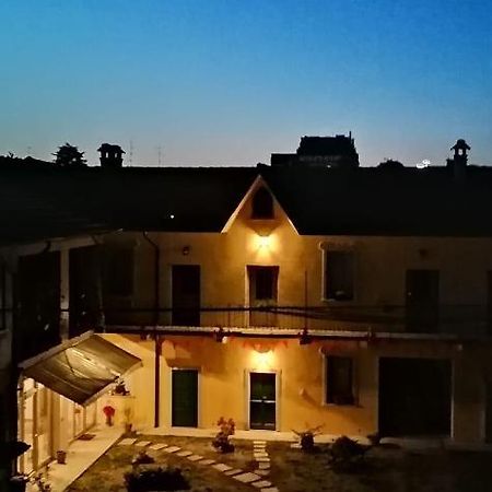 Bed and Breakfast Cascina Anita Samarate Екстер'єр фото